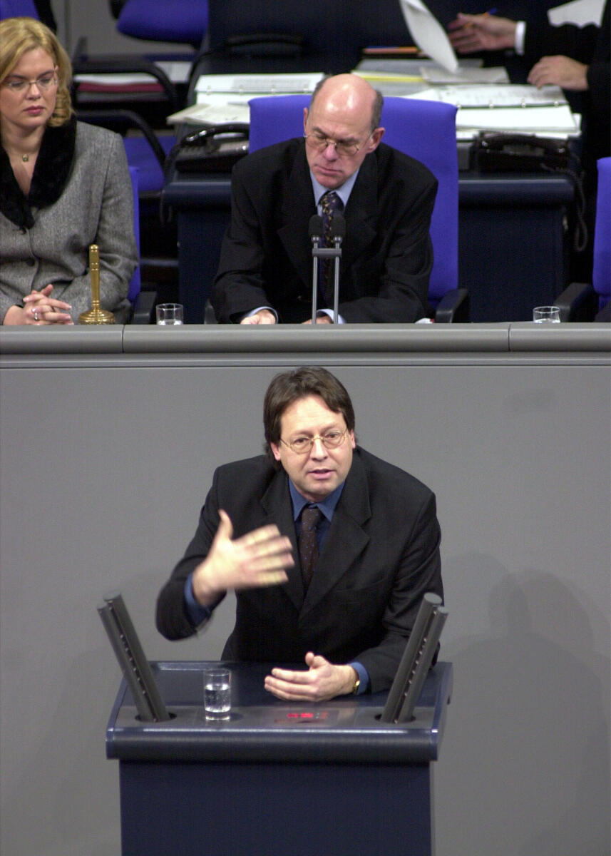 Dr. Ludger Volmer, Bündnis/90 Die Grünen, MdB, Bundestagsvizepräsident Dr. Norbert Lammert, CDU/CSU, 13. Bundestagssitzung; Plenum , Plenarsitzung, Bundestagsabgeordneter, Rede Volmer, Ludger; Lammert, Norbert Dr. Ludger Volmer, Bündnis/90 Die Grünen, MdB, Bundestagsvizepräsident Dr. Norbert Lammert, CDU/CSU, 13. Bundestagssitzung; Plenum , Plenarsitzung, Bundestagsabgeordneter, Rede