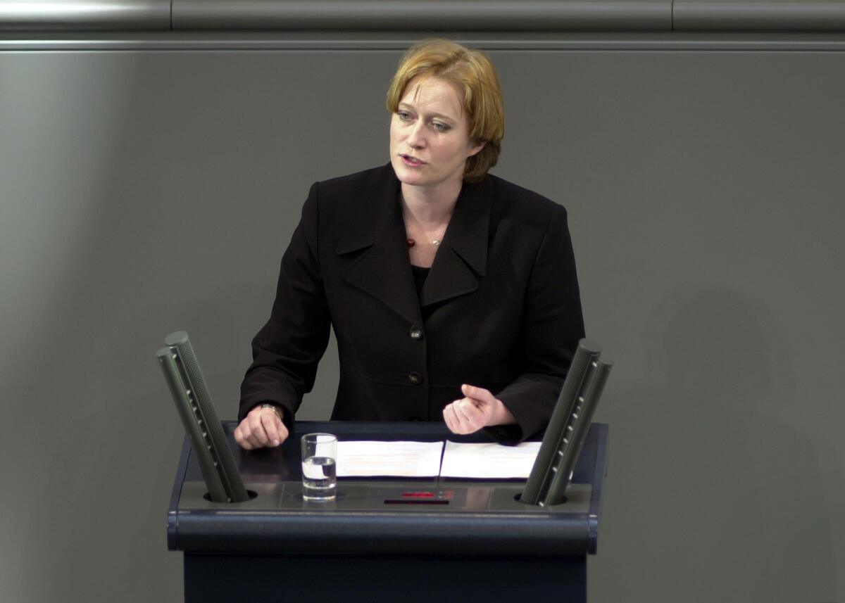 Kerstin Andreae, Bündnis90/Die Grünen, MdB, Rede im Deutschen Bundestag.; Plenum, Rednerpult Andreae, Kerstin Kerstin Andreae, Bündnis90/Die Grünen, MdB, Rede im Deutschen Bundestag.; Plenum, Rednerpult