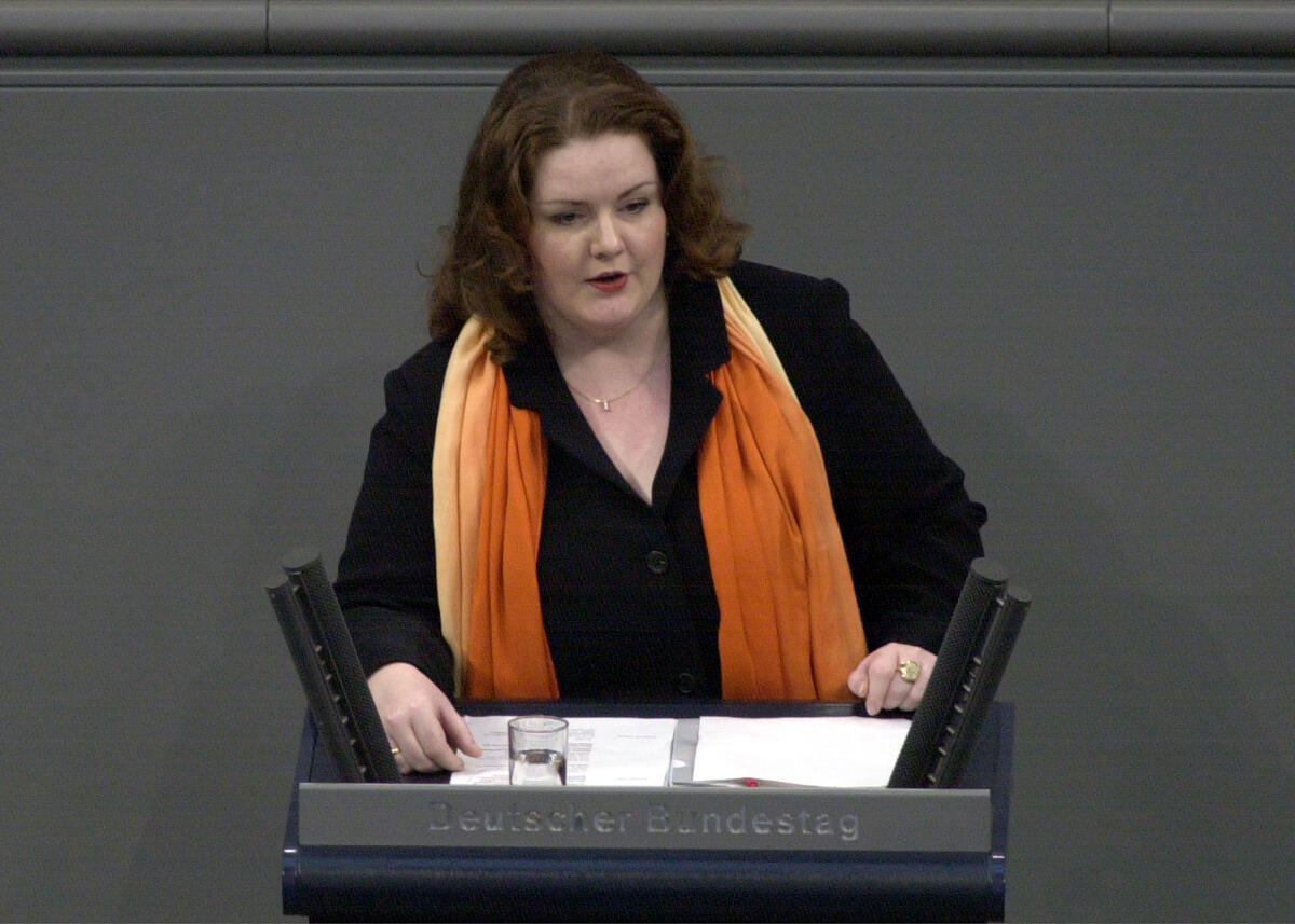 Osswald, Melanie Melanie Osswald, CDU/CSU, MdB, Rede im Deutschen Bundestag.; Plenum, Rednerpult
