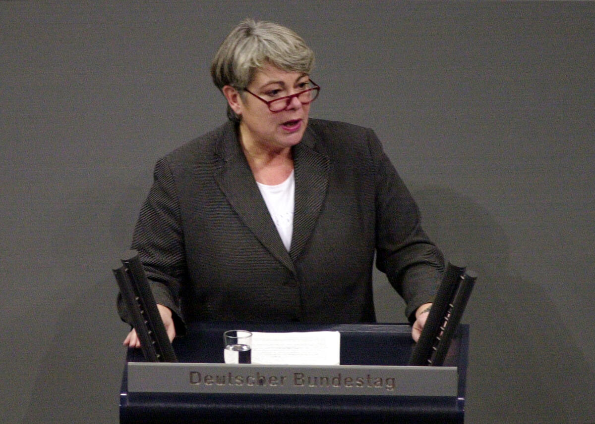 Pfeiffer, Sibylle Sibylle Pfeiffer, CDU/CSU, MdB, Rede im Deutschen Bundestag.; Plenum, Rednerpult