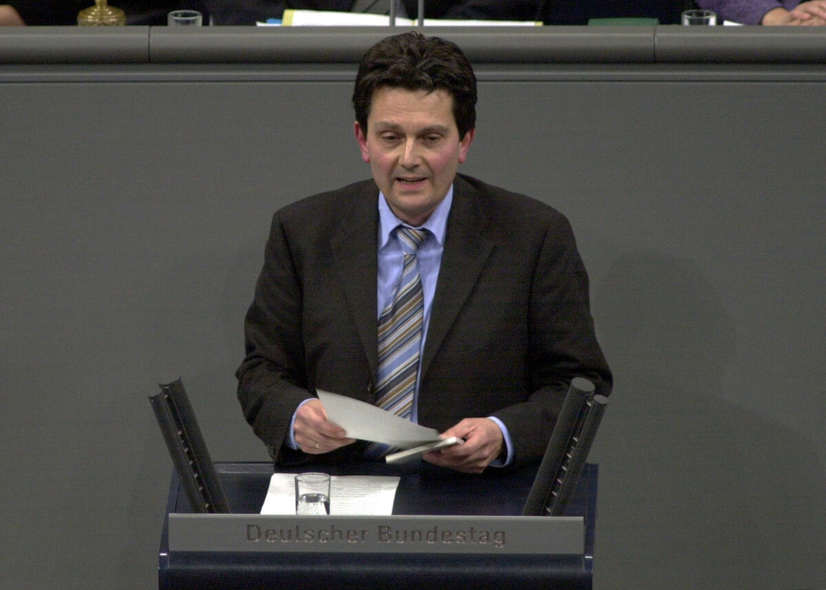 Mützenich, Rolf Dr. Rolf Mützenich, SPD, MdB,  Rede im Deutschen Bundestag.; Plenum, Rednerpult