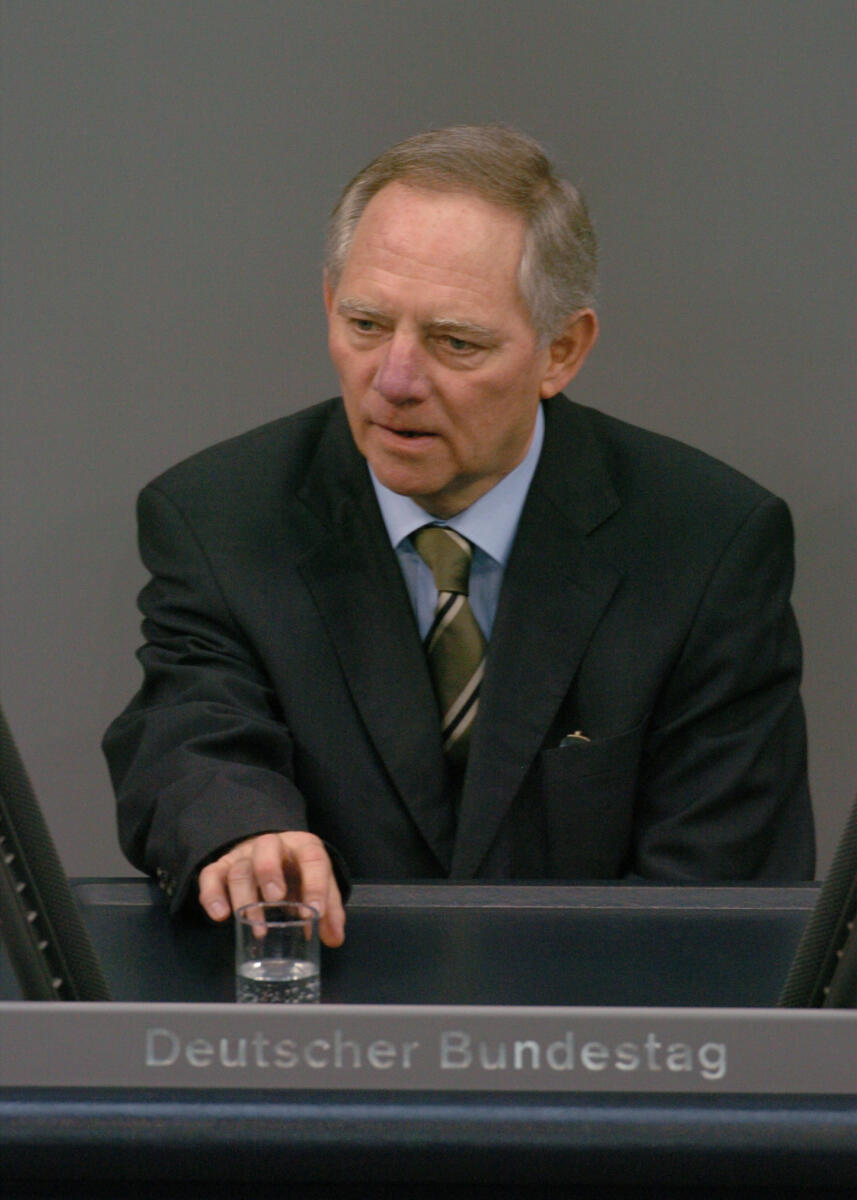 Schäuble, Wolfgang Dr. Wolfgang Schäuble, CDU/CSU, MdB, Rede im Deutschen Bundestag.; Plenum, Rednerpult, 160. Sitzung, TOP 3, Thema: Europäische Verfassung