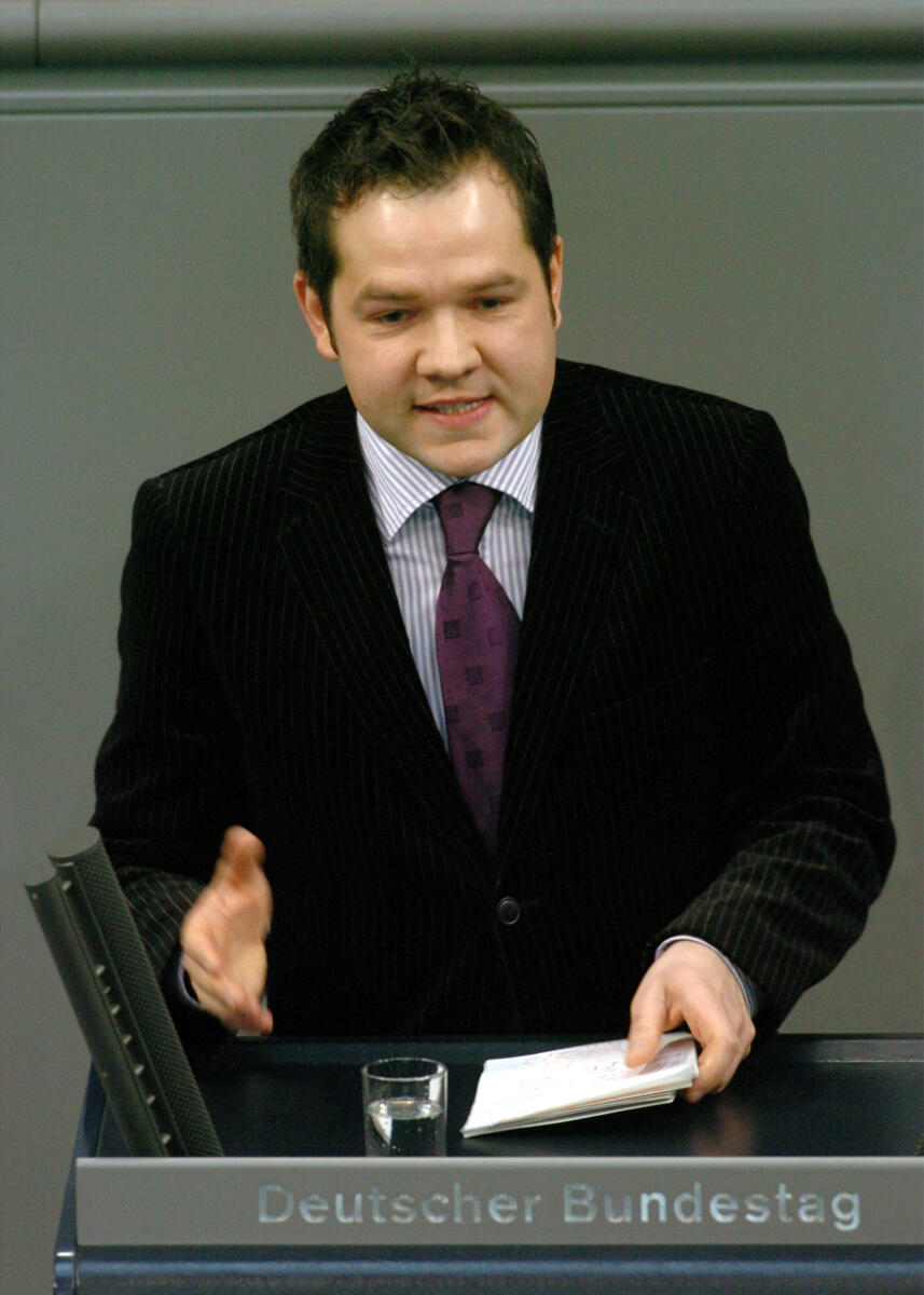 Roth, Michael Michael Roth, SPD, MdB, Rede im Deutschen Bundestag.; Plenum, Rednerpult, 160. Sitzung, TOP 3, Thema: Europäische Verfassung