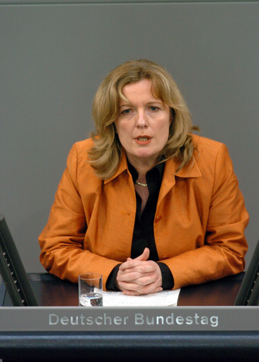 Scheel, Christine Christine Scheel, Bündnis 90/Die Grünen, MdB, Rede im Deutschen Bundestag.; Plenum, Rednerpult, 160. Sitzung, TOP 4, Thema: Stabilitäts- und Wachstumspolitik