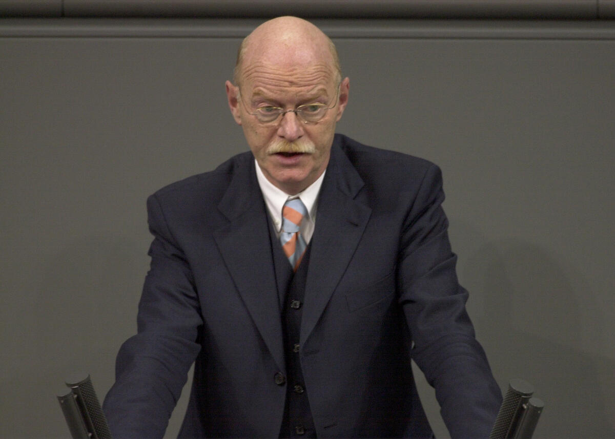 Dr. Peter Struck, SPD, Bundesverteidigungsminister, MdB, 13. Bundestagssitzung,; Rede, Plenum Abgeordnete, MdB, Bundestagsabgeordneter Struck, Peter Dr. Peter Struck, SPD, Bundesverteidigungsminister, MdB, 13. Bundestagssitzung,; Rede, Plenum Abgeordnete, MdB, Bundestagsabgeordneter
