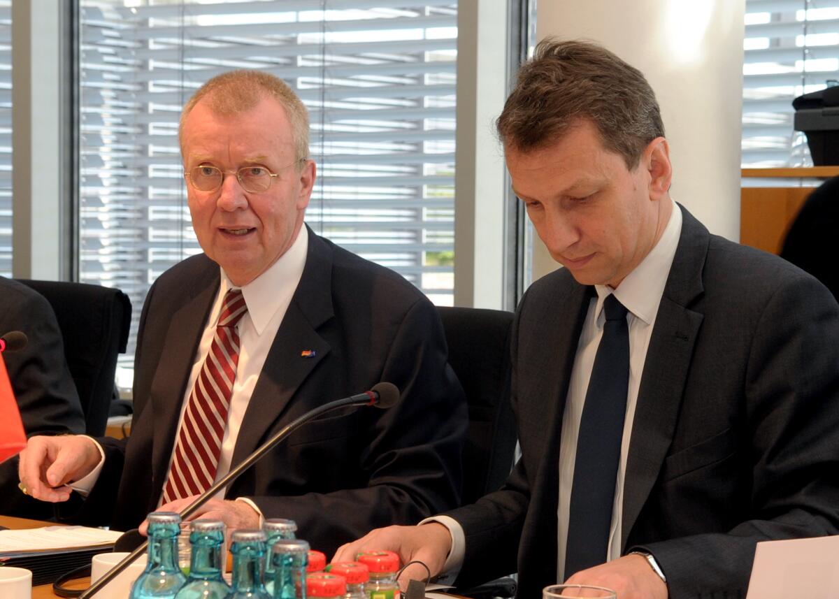 Polenz, Ruprecht; Halicki, Andrzej Ruprecht Polenz, (li), CDU/CSU, Vorsitzender des Auswärtigen Ausschusses des Deutschen Bundestages, und sein polnischer Amtskollege, Andrzej Halicki, (re), leiten die gemeinsame Ausschusssitzung der Auswärtigen Ausschüsse des Bundestages und des Sejm.