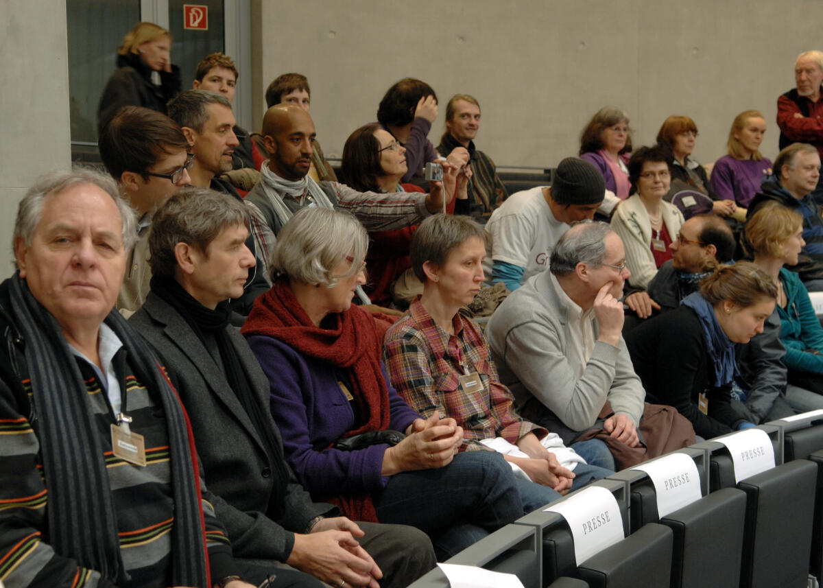 Öffentliche Sitzung des Petitionsausschuss am 8.11.2010. Besucher verfolgen die Sitzung. Steinke, Kersten Öffentliche Sitzung des Petitionsausschuss am 8.11.2010. Besucher verfolgen die Sitzung.