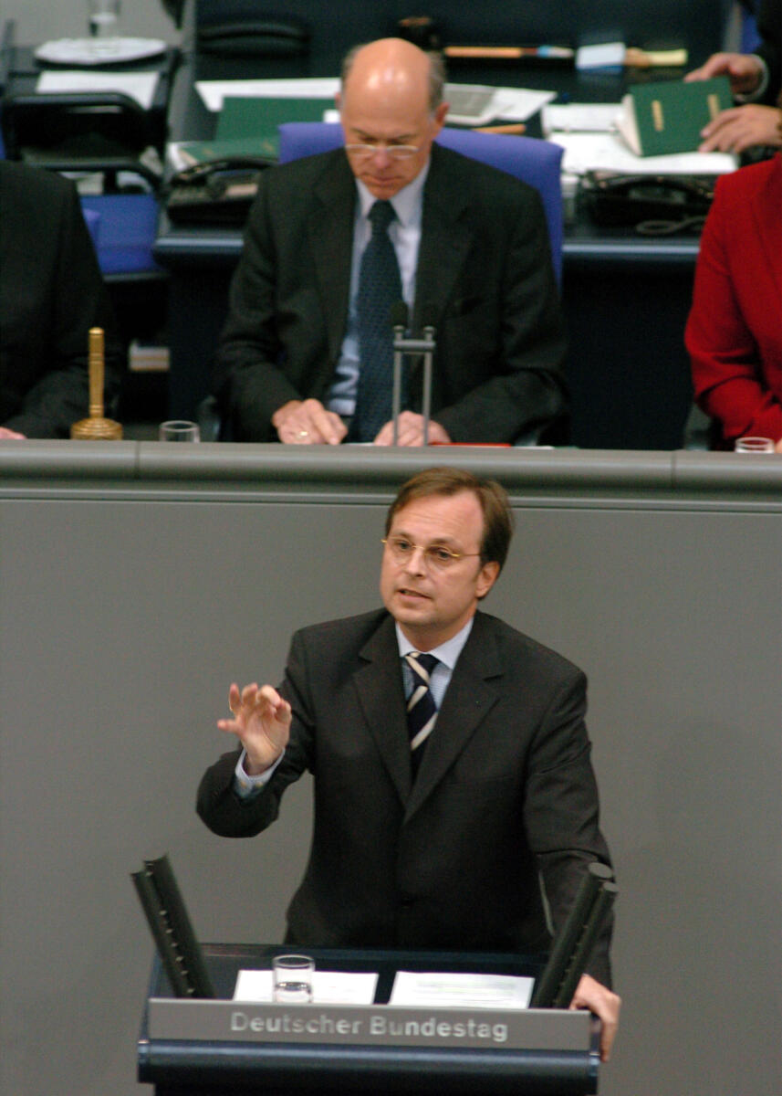 Lammert, Norbert; Rachel, Thomas Thomas Rachel, CDU/CSU, MdB, Rede im Deutschen Bundestag,  Vorsitz: Bundestagsvizepräsident Dr. Norbert Lammert, CDU/CSU.; Plenum, Rednerpult