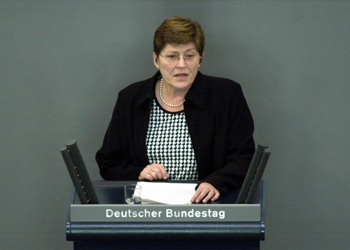 Blumenthal, Antje Antje Blumenthal, MdB, CDU/CSU, Rede im Deutschen Bundestag,; Plenum, Rednerpult