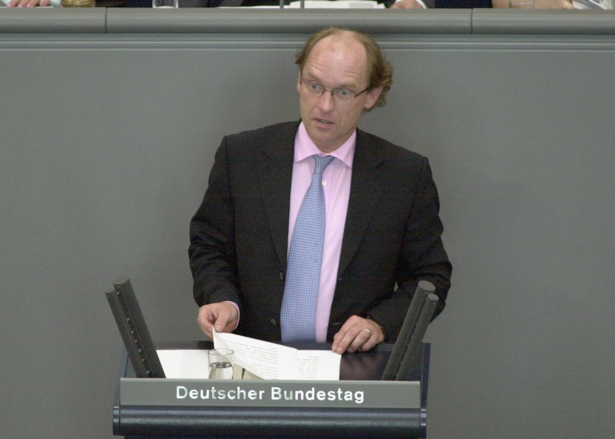 Carl-Eduard von Bismarck, CDU/CSU, MdB, Rede im Deutschen Bundestag,; Plenum, Rednerpult Bismarck, Carl-Eduard von Carl-Eduard von Bismarck, CDU/CSU, MdB, Rede im Deutschen Bundestag,; Plenum, Rednerpult