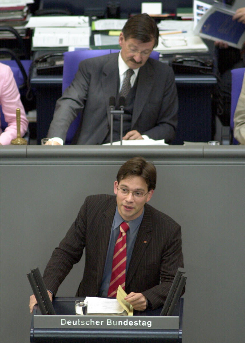 Florian Pronold, SPD, MdB, Rede im Deutschen Bundestag, Vorsitz: Bundestagsvizepräsident Dr. Hermann Otto Solms, FDP.; Plenum, Rednerpult Pronold, Florian; Solms, Hermann Otto Florian Pronold, SPD, MdB, Rede im Deutschen Bundestag, Vorsitz: Bundestagsvizepräsident Dr. Hermann Otto Solms, FDP.; Plenum, Rednerpult