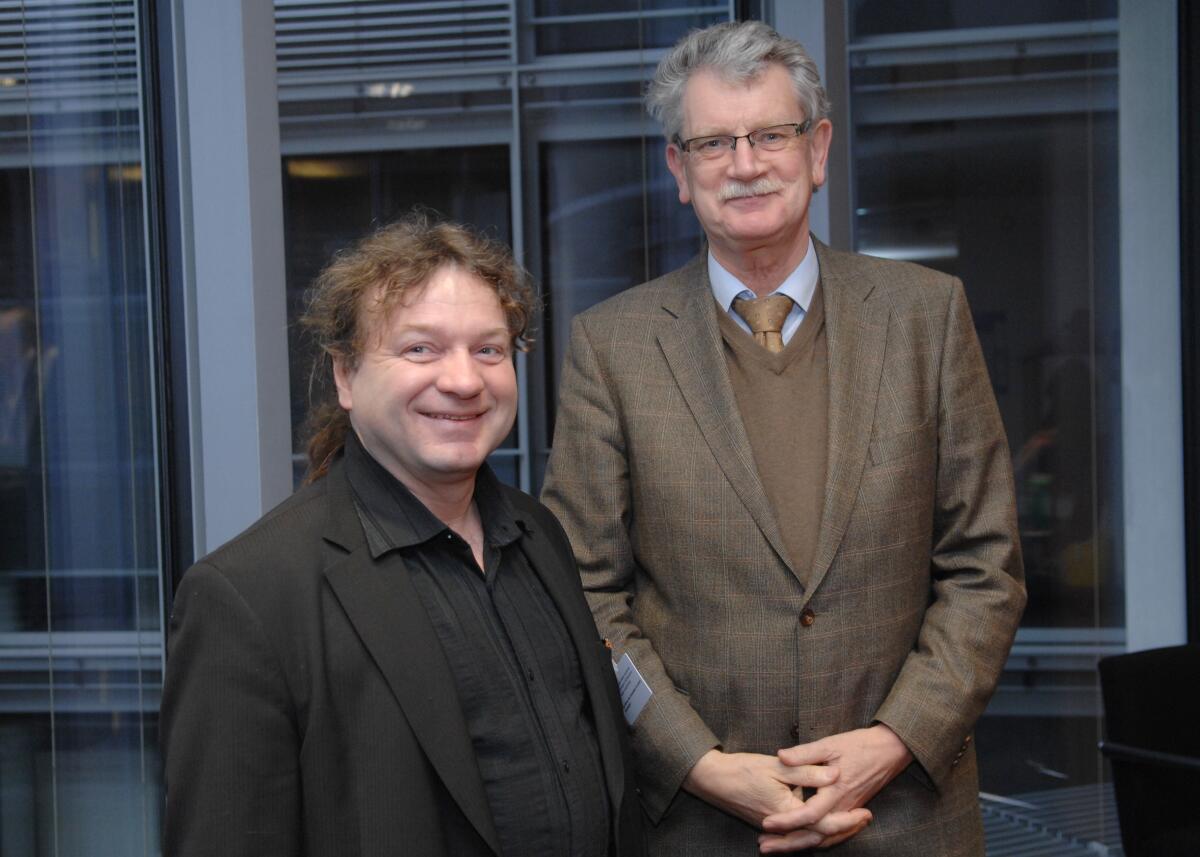 Goldmann, Hans-Michael; Brückmann, Tomas Hans-Michael Goldmann, (re), FDP, Vorsitzender des Ausschusses des Deutschen Bundestages für Ernährung, Landwirtschaft und Verbraucherschutz, empfängt Tomas Brückmann, (li), vom Bund für Umwelt und Naturschutz in Deutschland e. V. (BUND), zu einem Gespräch.