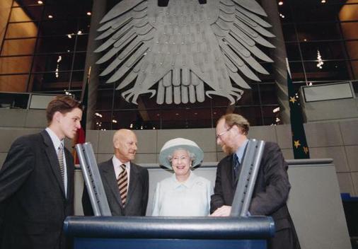 Thierse, Wolfgang; Queen, Elisabeth II.; Foster, Norman Reichstagsgebäude, Plenarsaal