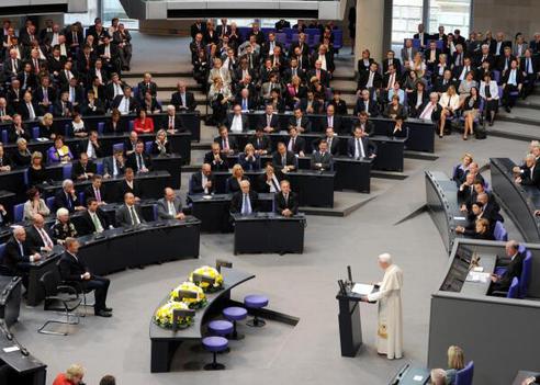 Lammert, Norbert; Papst Benedikt XVI. Reichstagsgebäude, Plenarsaal