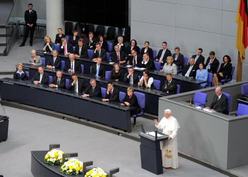 Lammert, Norbert; Papst Benedikt XVI. Reichstagsgebäude, Plenarsaal