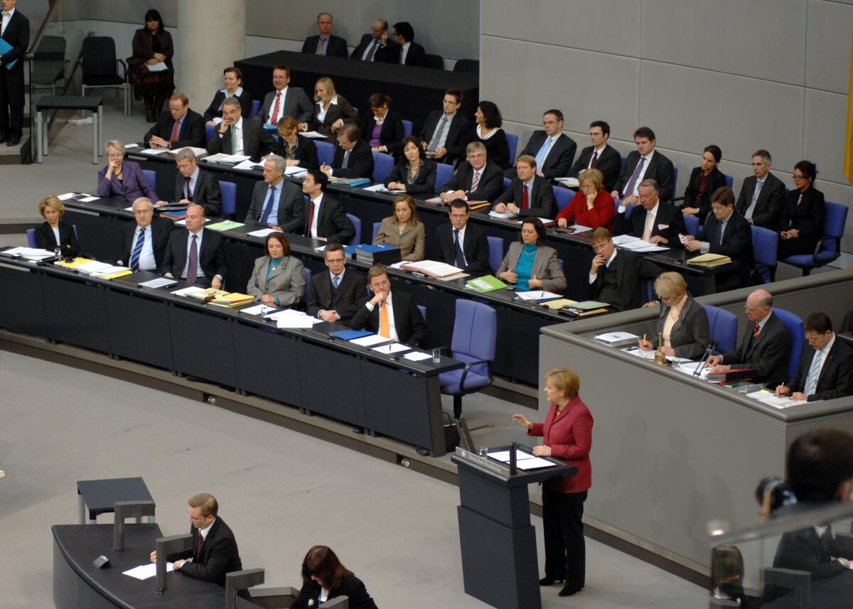 Merkel, Angela Regierungsbank Deutscher Bundestag, Rede, Dr. Angela Merkel, Bundeskanzlerin, CDU/CSU.; Übersicht.