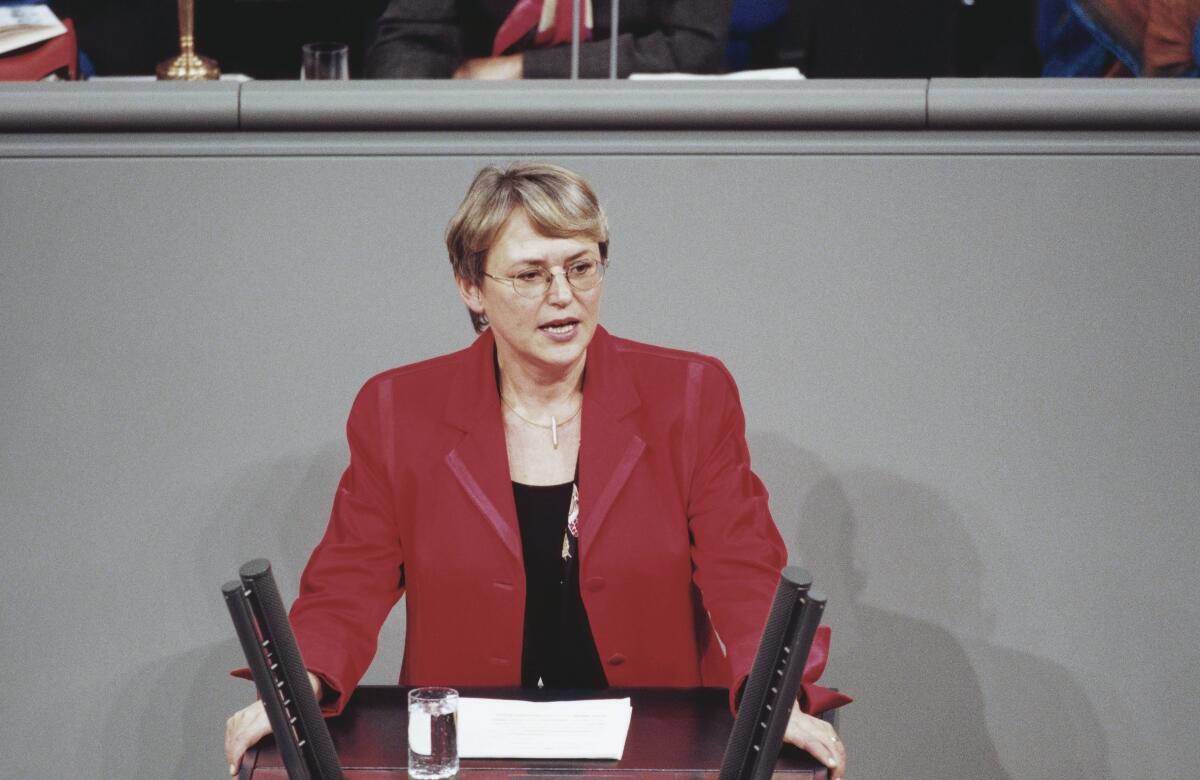 Elke Wülfing, CDU/CSU, MdB, Rede im Deutschen Bundestag, Plenarsitzung Nr. 61.; Bundestagsabgeordnete, Abgeordnete, Rednerpult Wülfing, Elke Elke Wülfing, CDU/CSU, MdB, Rede im Deutschen Bundestag, Plenarsitzung Nr. 61.; Bundestagsabgeordnete, Abgeordnete, Rednerpult