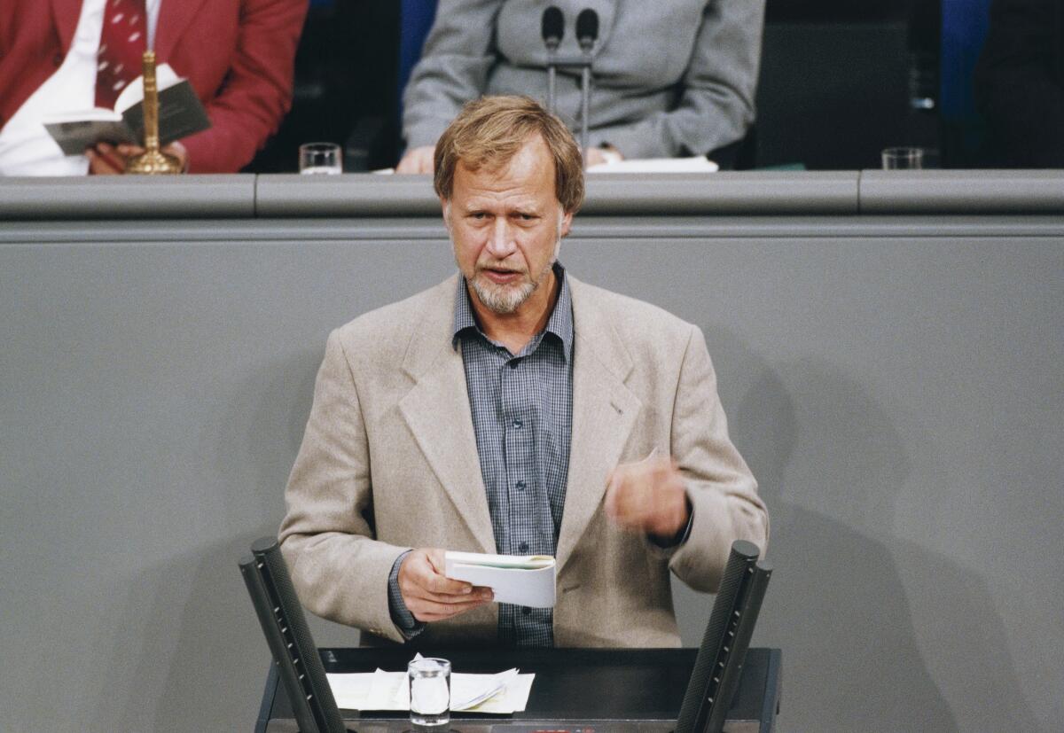 Wodarg, Wolfgang Dr. Wolfgang Wodarg, SPD, MdB, Rede im Deutschen Bundestag, Plenarsitzung Nr. 90.; Bundestagsabgeordneter, Abgeordneter, Rednerpult