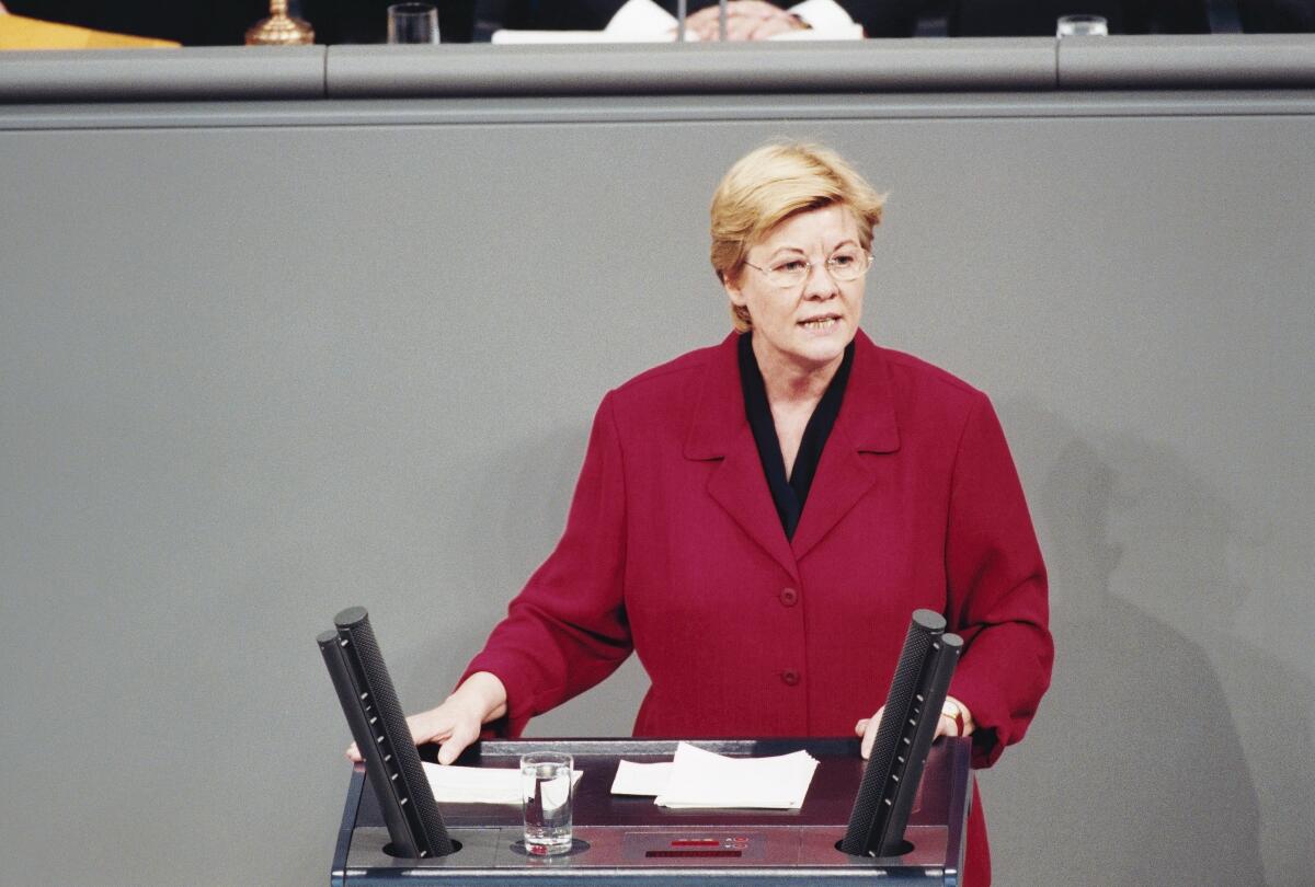Wimmer, Brigitte Brigitte Wimmer, SPD, MdB, Rede im Deutschen Bundestag, Plenarsitzung Nr. 76.; Bundestagsabgeordnete, Abgeordnete, Rednerpult