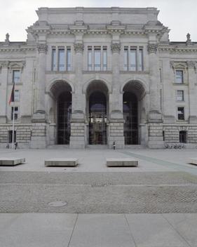  Reichstagsgebäude, Ostportal