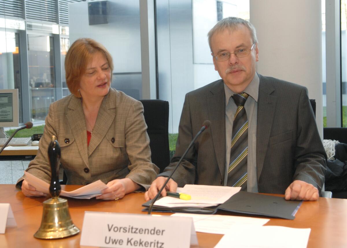 Kekeritz, Uwe; Weiss, Sabine Konstituierung des Unterausschusses Gesundheit in Entwicklungsländern. Vorsitz: Uwe Kekeritz, Bündnis 90/Die Grünen, stellvertretender Vorsitz: Sabine Katharina Weiss, CDU/CSU.