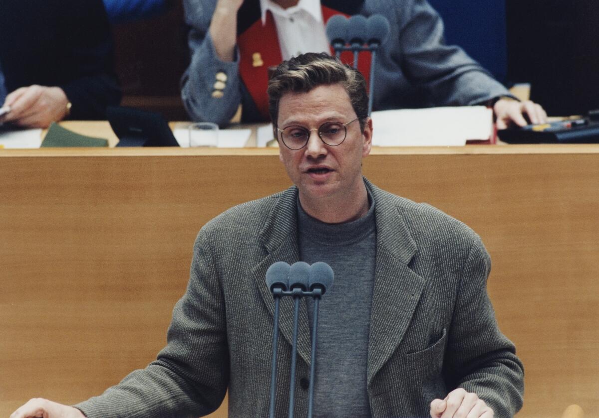 Dr. Guido Westerwelle, FDP, MdB, Plenarwoche 27.-28.02.1997, Rede im Deutschen Bundestag.; Bundestagsabgeordneter, Abgeordneter, Rednerpult Westerwelle, Guido Dr. Guido Westerwelle, FDP, MdB, Plenarwoche 27.-28.02.1997, Rede im Deutschen Bundestag.; Bundestagsabgeordneter, Abgeordneter, Rednerpult