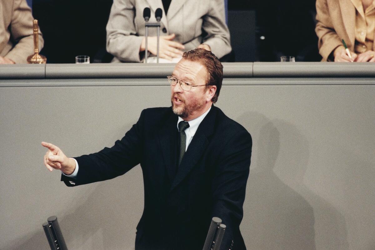 Dr. Rainer Wend, SPD, MdB, Plenarsitzung Nr. 68, Rede im Deutschen Bundestag.; Bundestagsabgeordneter, Abgeordneter, Rednerpult, Gestik, Geste Wend, Rainer Dr. Rainer Wend, SPD, MdB, Plenarsitzung Nr. 68, Rede im Deutschen Bundestag.; Bundestagsabgeordneter, Abgeordneter, Rednerpult, Gestik, Geste