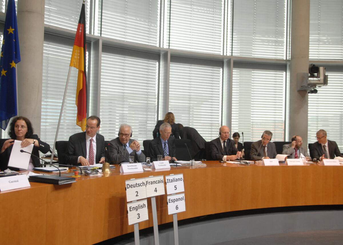 Krichbaum, Gunther; Casini, Carlo Konstitutioneller Ausschuss (AFCO) des Europäischen Parlaments unter Beteiligung des Ausschusses für die Angelegeneheiten der Europäischen Union des Deutschen Bundestages. Gemeinsame Sitzung unter der Leitung des Ausschussvorsitzenden Gunther Krichbaum, (2.v.li), CDU/CSU, und des Vorsitzenden des AFCO, Carlo Casini, (3.v.li).