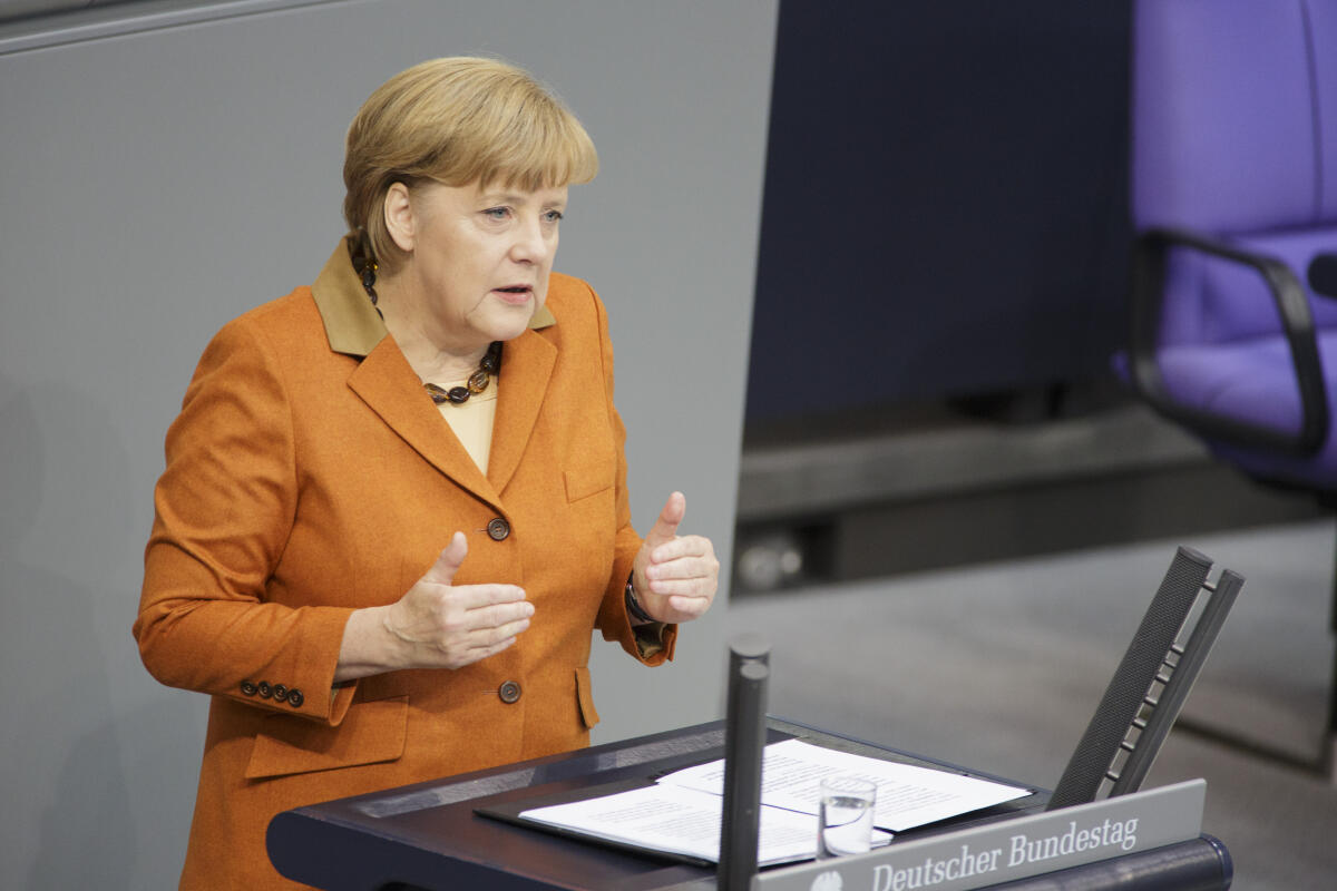 Bundeskanzlerin Angela Merkel, CDU, spricht im Bundestag. Berlin, 18.10.2012 Merkel, Angela Bundeskanzlerin Angela Merkel, CDU, spricht im Bundestag. Berlin, 18.10.2012