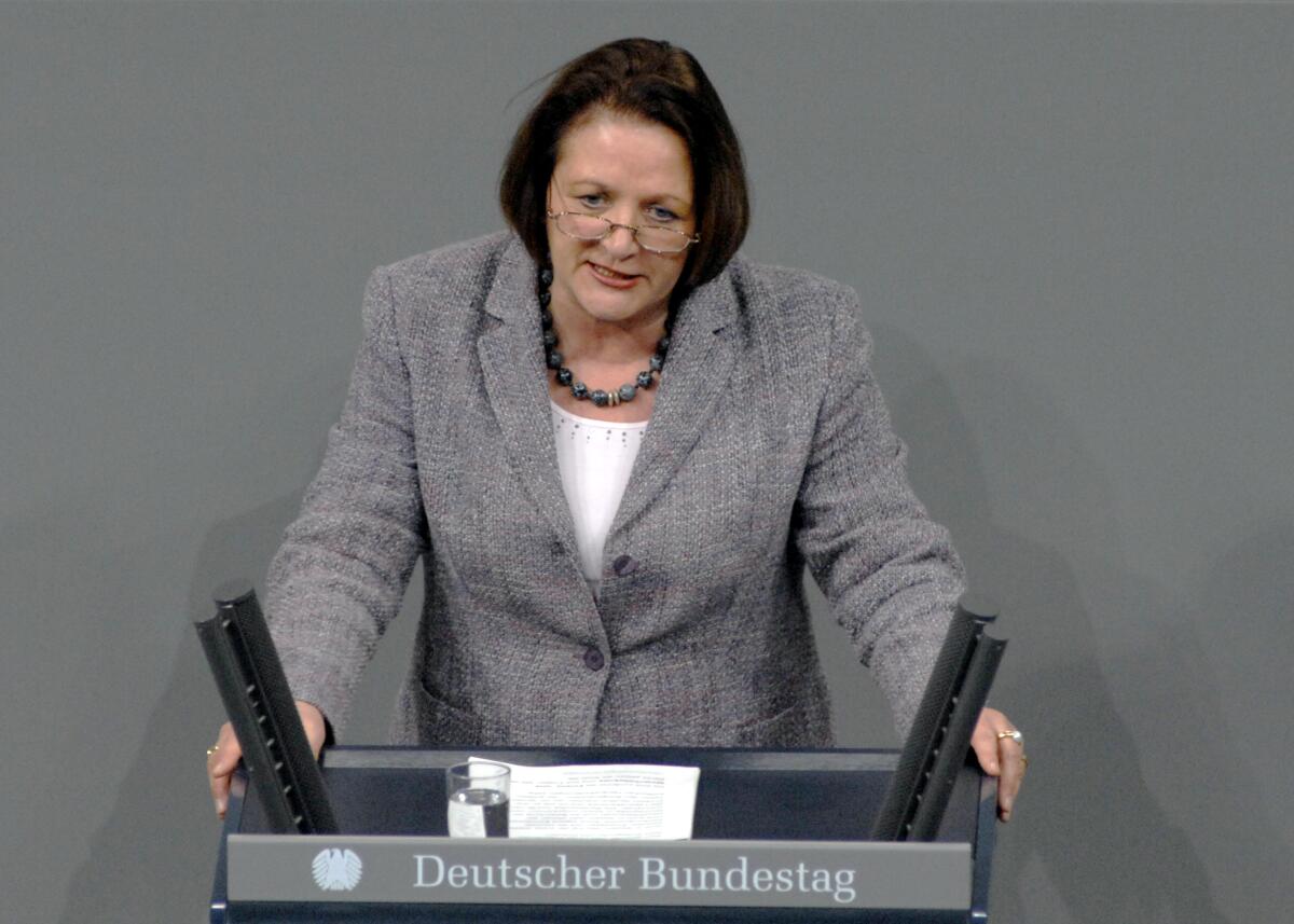Leutheusser-Schnarrenberger, Sabine Sabine Leutheusser-Schnarrenberger, BMin., FDP, Bundestagsabgeordnete, Abgeordnete, Mitglied des Deutschen Bundestages, MdB, Rede, Deutscher Bundestag, 14. Sitzung, TOP 2, Epl 07, Thema: Haushaltsgesetz 2010, Justiz.; Rednerpult.
