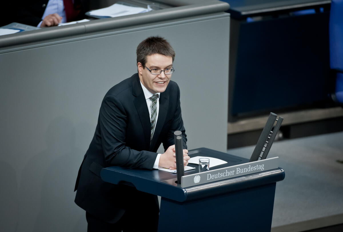Dritte Beratung zum Haushaltsgesetz 2013. Am Rednerpult Dr. Tobias Lindner, Bündnis 90/Die Grünen, MdB.; Rede, Redner, Haushaltsberatung Lindner, Tobias Dritte Beratung zum Haushaltsgesetz 2013. Am Rednerpult Dr. Tobias Lindner, Bündnis 90/Die Grünen, MdB.; Rede, Redner, Haushaltsberatung