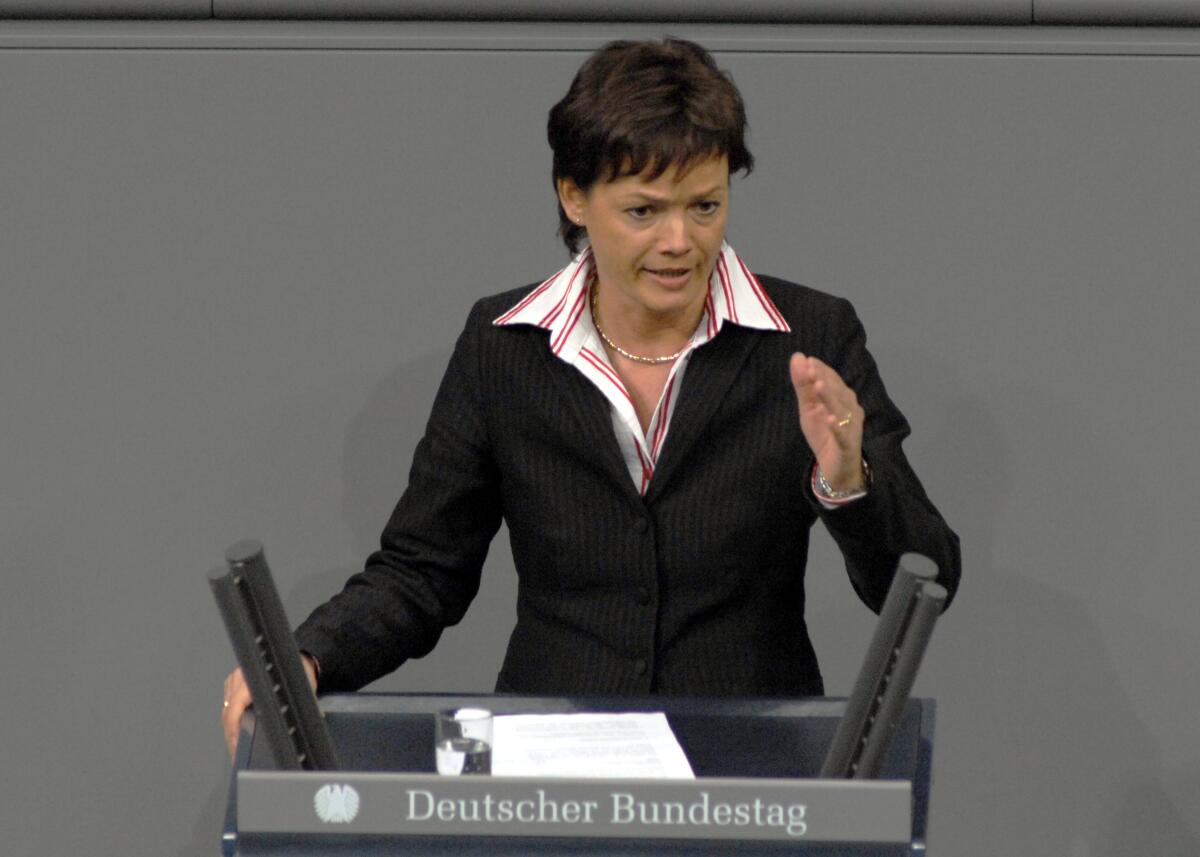 Lucia Puttrich, CDU/CSU, Bundestagsabgeordnete, Abgeordnete, Mitglied des Deutschen Bundestages, MdB, Rede, Deutscher Bundestag, 14. Sitzung, TOP 2, Epl 10, Thema: Haushaltsgesetz 2010, Ernährung, Landwirtschaft und Verbraucherschutz.; Rednerpult. Puttrich, Lucia Lucia Puttrich, CDU/CSU, Bundestagsabgeordnete, Abgeordnete, Mitglied des Deutschen Bundestages, MdB, Rede, Deutscher Bundestag, 14. Sitzung, TOP 2, Epl 10, Thema: Haushaltsgesetz 2010, Ernährung, Landwirtschaft und Verbraucherschutz.; Rednerpult.