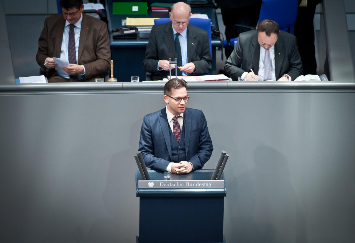 Florian Pronold, SPD, MdB, bei seiner Rede während der Beratung zum Haushaltsgesetz 2013.; Abgeordneter, Plenarsitzung, Sitzung, Plenarsaal, Rednerpult, Redner, Haushaltsdebatte Pronold, Florian Florian Pronold, SPD, MdB, bei seiner Rede während der Beratung zum Haushaltsgesetz 2013.; Abgeordneter, Plenarsitzung, Sitzung, Plenarsaal, Rednerpult, Redner, Haushaltsdebatte