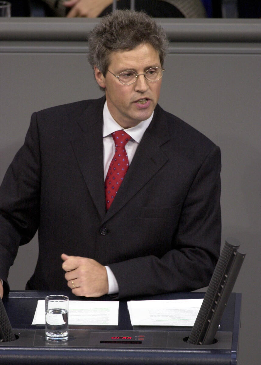Klaus-Peter Flosbach, CDU/CSU, MdB, Erste Rede im Deutschen Bundestag, 8.Bundestagssitzung, Aktuelle Stunde.; Bundestagsabgeordneter, Abgeordneter, Rednerpult, Plenum Flosbach, Klaus-Peter Klaus-Peter Flosbach, CDU/CSU, MdB, Erste Rede im Deutschen Bundestag, 8.Bundestagssitzung, Aktuelle Stunde.; Bundestagsabgeordneter, Abgeordneter, Rednerpult, Plenum
