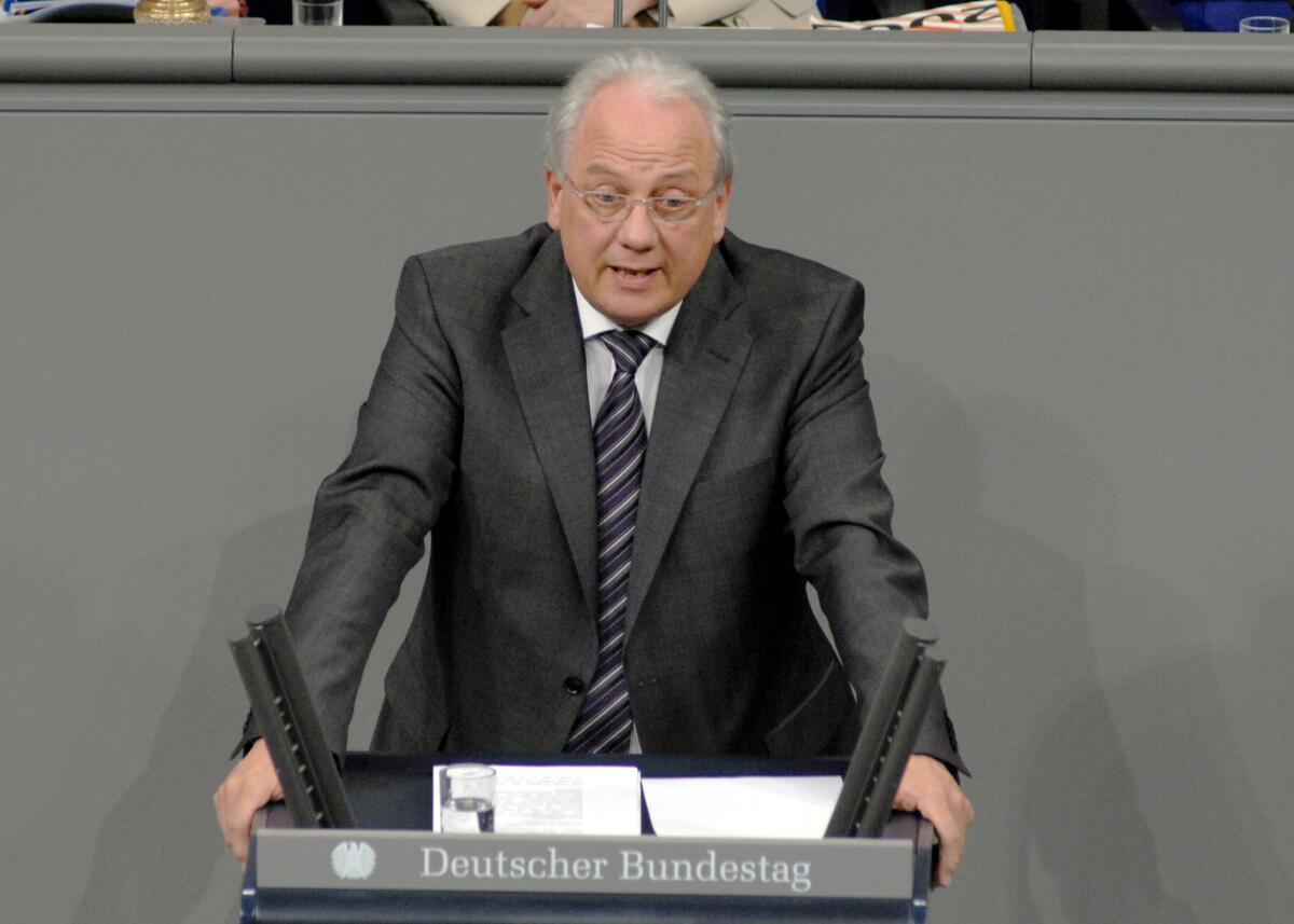 Helmut Brandt, CDU/CSU, Bundestagsabgeordneter, Abgeordneter, Mitglied des Deutschen Bundestages, MdB, Rede, Deutscher Bundestag, 14. Sitzung, TOP 2, Epl 06, Thema: Haushaltsgesetz 2010, Innen.; Rednerpult. Brandt, Helmut Helmut Brandt, CDU/CSU, Bundestagsabgeordneter, Abgeordneter, Mitglied des Deutschen Bundestages, MdB, Rede, Deutscher Bundestag, 14. Sitzung, TOP 2, Epl 06, Thema: Haushaltsgesetz 2010, Innen.; Rednerpult.