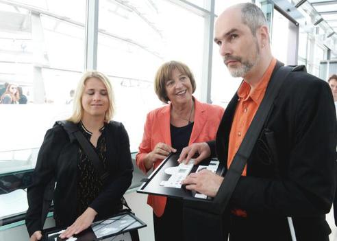 Schmidt, Ulla; Bentele, Verena; Delgado, Reiner Reichstagsgebäude, Dachterrasse