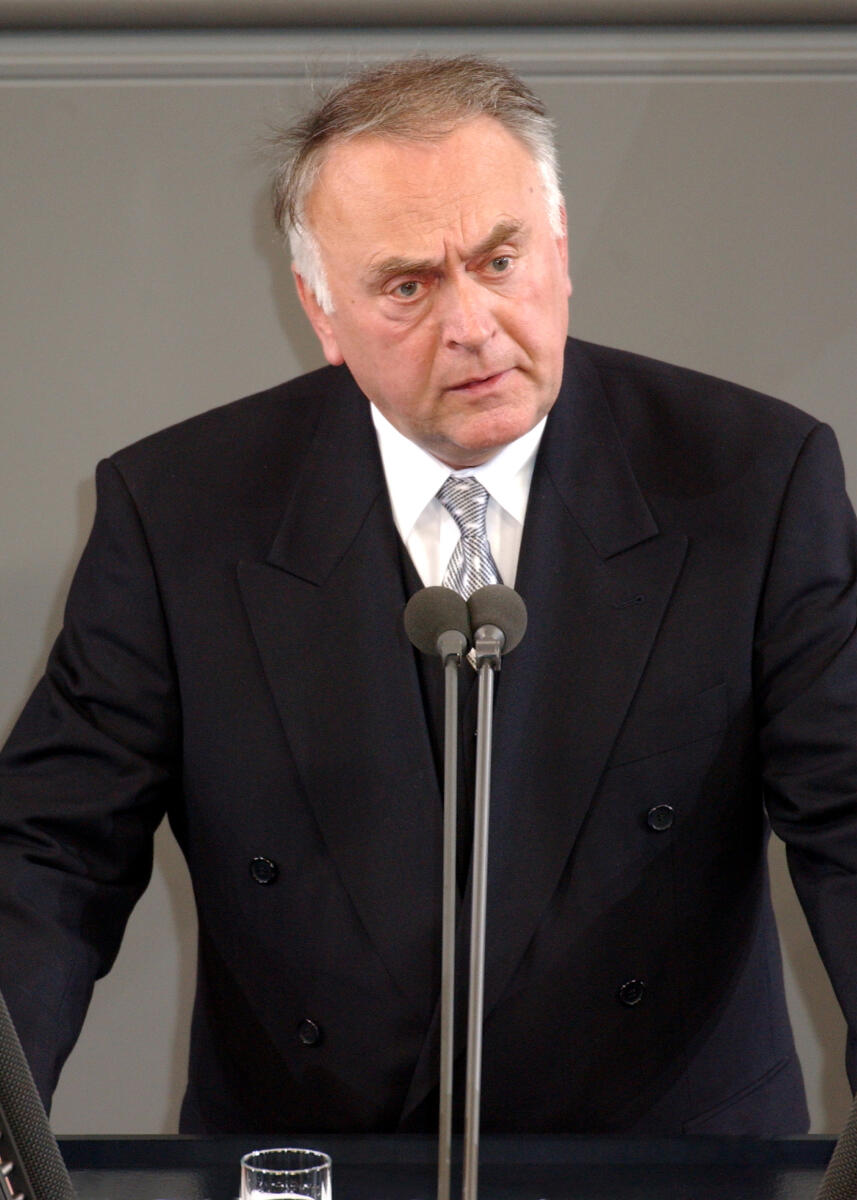Zentrale Gedenkstunde anlässlich des Volkstrauertag, Rede Prof. Dr. Wolfgang Böhmer, Ministerpräsident Sachsen-Anhalt. Böhmer, Wolfgang Zentrale Gedenkstunde anlässlich des Volkstrauertag, Rede Prof. Dr. Wolfgang Böhmer, Ministerpräsident Sachsen-Anhalt.