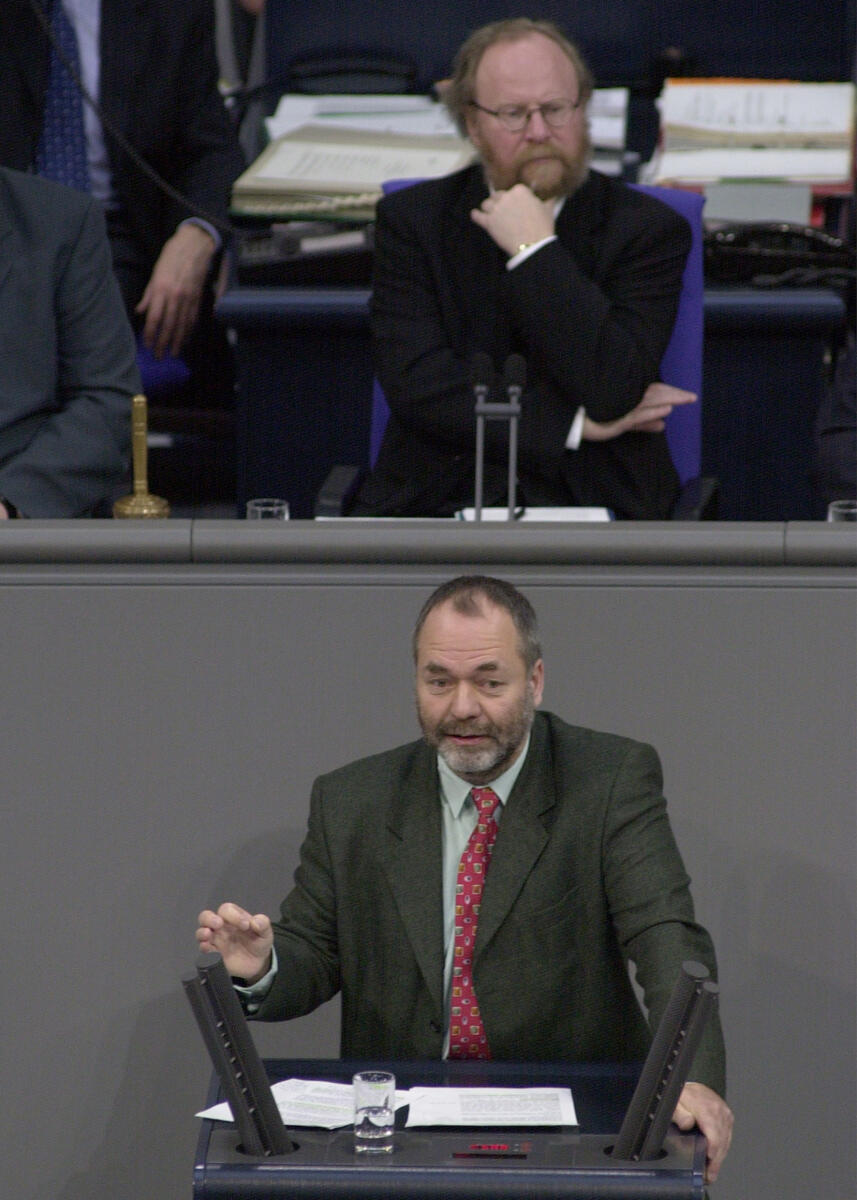 Meckel, Johannes-Markus; Thierse, Wolfgang Markus Meckel, SPD, MdB, Rede im Deutschen Bundestag, Vorsitz: Bundestagspräsident Wolfgang Thierse, SPD.; 10. Bundestagssitzung, TOP 3, Regierungserklärung, NATO-Gipfel und Aussprache