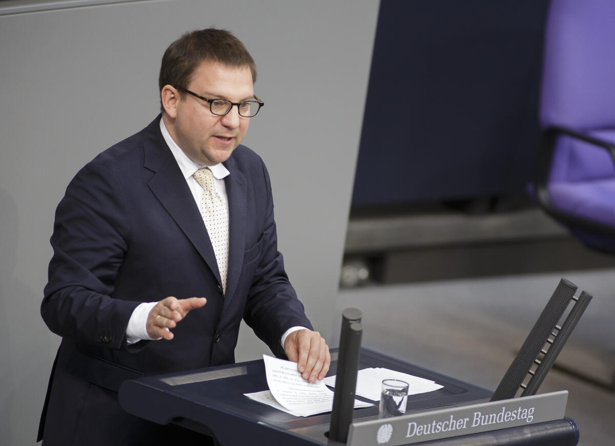 Stefan Ruppert, FDP, MdB, spricht im Bundestag. Berlin, 14.06.2013. Ruppert, Stefan Stefan Ruppert, FDP, MdB, spricht im Bundestag. Berlin, 14.06.2013.