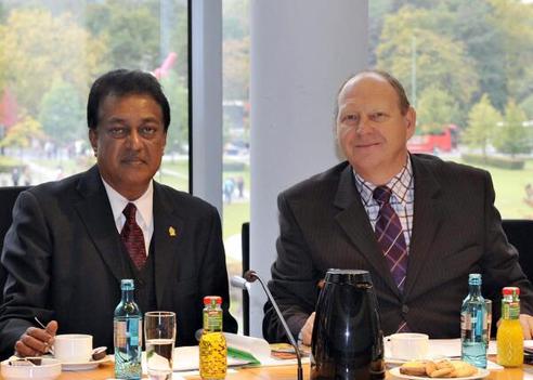 Brähmig, Klaus; Kongahage, Upali Sarrath Paul-Löbe-Haus, Sitzungssaal