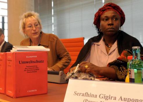 Bulling-Schröter, Eva; Umar-Mustapha, Hauwa Jakob-Kaiser-Haus, Sitzungssaal