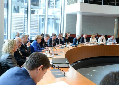 Röttgen, Norbert; Merkel, Angela Paul-Löbe-Haus, Sitzungssaal