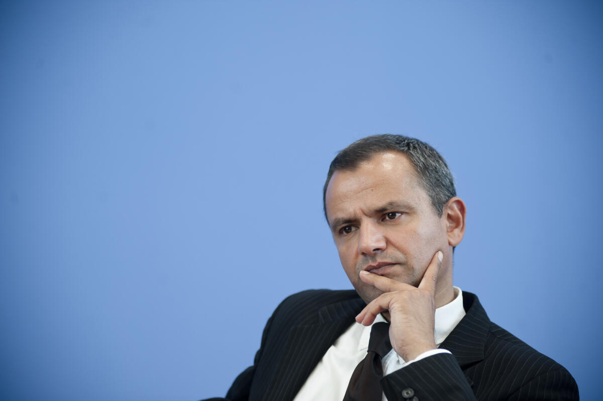 Sebastian Edathy, SPD, MdB, während der Bundespressekonferenz nach der Übergabe des Berichtes des NSU-Untersuchungsausschusses an den Bundestagspräsidenten Dr. Norbert Lammert.; Bundestagsabgeordneter, Abgeordneter, Mimik, Geste, Gestik, NSU, Untersuchungsausschuss Edathy, Sebastian Sebastian Edathy, SPD, MdB, während der Bundespressekonferenz nach der Übergabe des Berichtes des NSU-Untersuchungsausschusses an den Bundestagspräsidenten Dr. Norbert Lammert.; Bundestagsabgeordneter, Abgeordneter, Mimik, Geste, Gestik, NSU, Untersuchungsausschuss