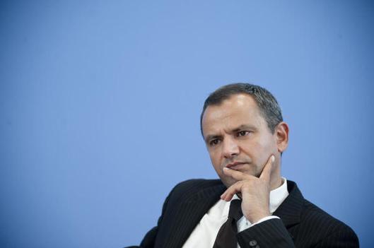 Edathy, Sebastian Schiffbauerdamm 41