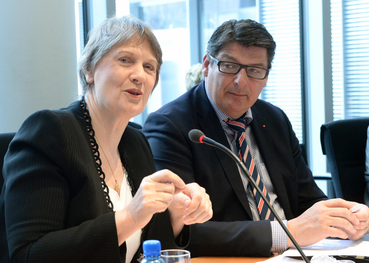 Der Ausschuss des Deutschen Bundestages für wirtschaftliche Zusammenarbeit hat unter der Leitung seines stellvertretenden Vorsitzenden Stefan Rebmann, SPD, ein Gespräch mit der Leiterin des Entwicklungsprogramms der Vereinten Nationen (UNDP), Helen Clark. Rebmann, Stefan; Clark, Helen Der Ausschuss des Deutschen Bundestages für wirtschaftliche Zusammenarbeit hat unter der Leitung seines stellvertretenden Vorsitzenden Stefan Rebmann, SPD, ein Gespräch mit der Leiterin des Entwicklungsprogramms der Vereinten Nationen (UNDP), Helen Clark.