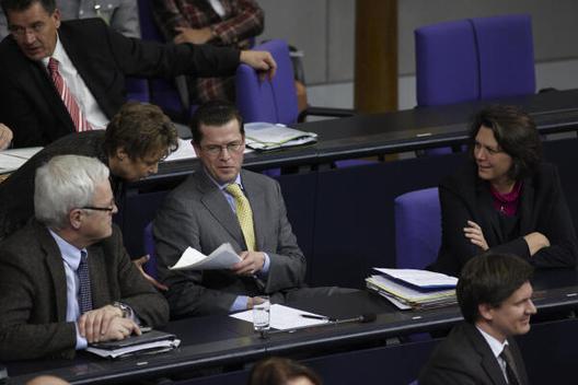 Kues, Hermann; Aigner, Ilse; Guttenberg, Karl-Theodor Freiherr zu Reichstagsgebäude, Plenarsaal