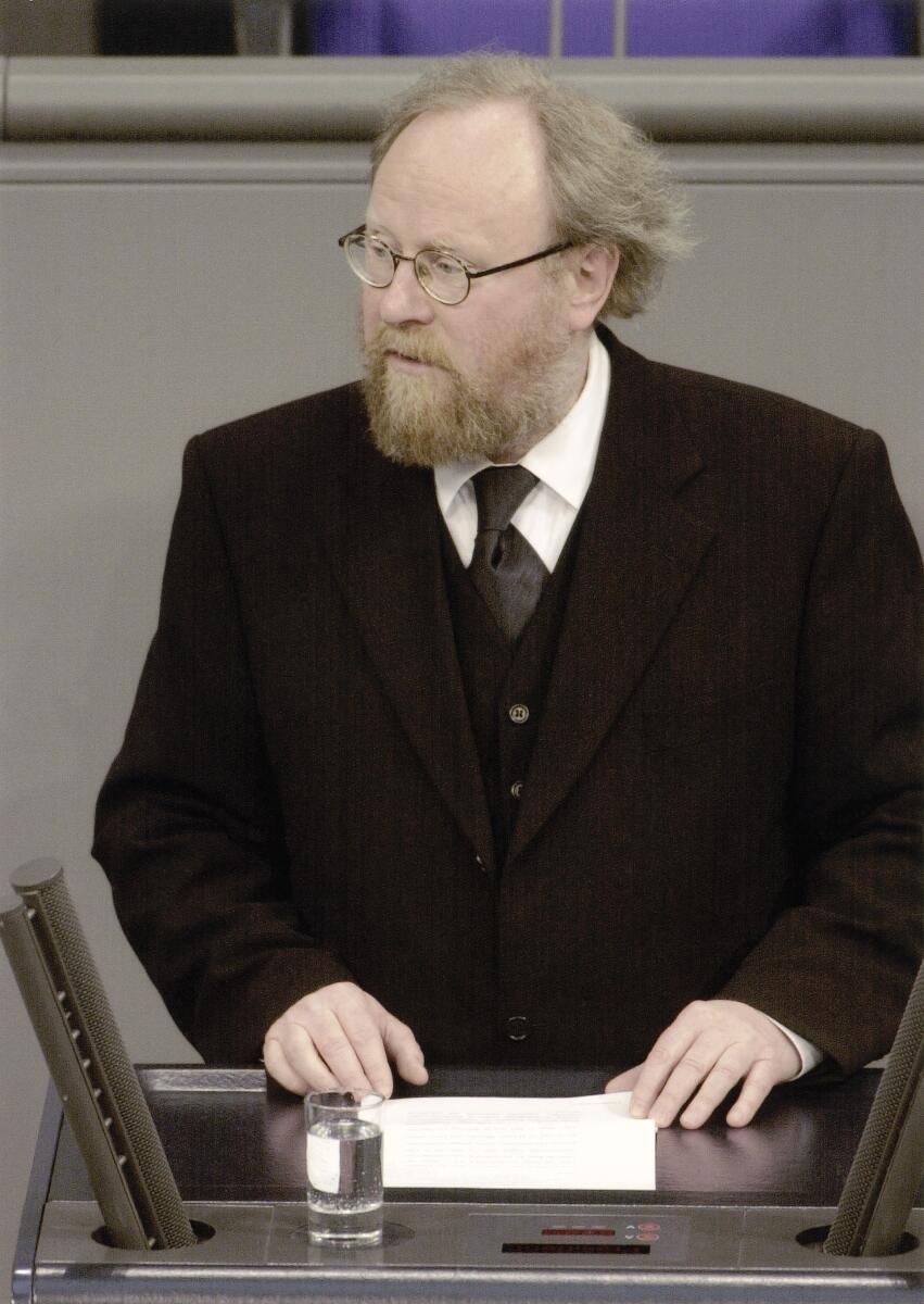 Gedenkveranstaltung des Deutschen Bundestages für die Opfer des Nationalsozialismus.; Bundestagspräsident Wolfgang Thierse, SPD, MdB, hält eine Rede.; Bundestagsabgeordneter, Abgeordneter, Rednerpult, Trauerfeier, Gedenkfeier, Holocaust Thierse, Wolfgang Gedenkveranstaltung des Deutschen Bundestages für die Opfer des Nationalsozialismus.; Bundestagspräsident Wolfgang Thierse, SPD, MdB, hält eine Rede.; Bundestagsabgeordneter, Abgeordneter, Rednerpult, Trauerfeier, Gedenkfeier, Holocaust
