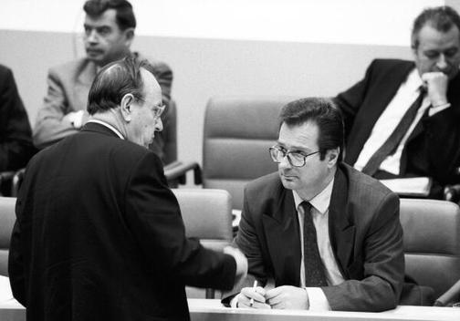Kinkel, Klaus; Genscher, Hans-Dietrich Liegenschaften in Bonn, Plenargebäude