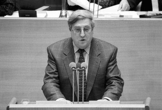 Strube, Hans-Gerd Liegenschaften in Bonn, Plenargebäude