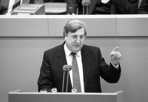 Strube, Hans-Gerd Liegenschaften in Bonn, Plenargebäude